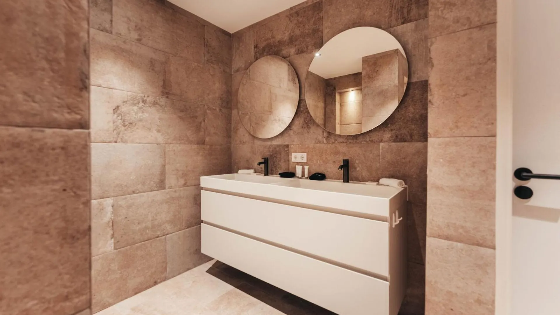דירה וילמסטאד One Mambo Beach Residences By Bocobay Curacao